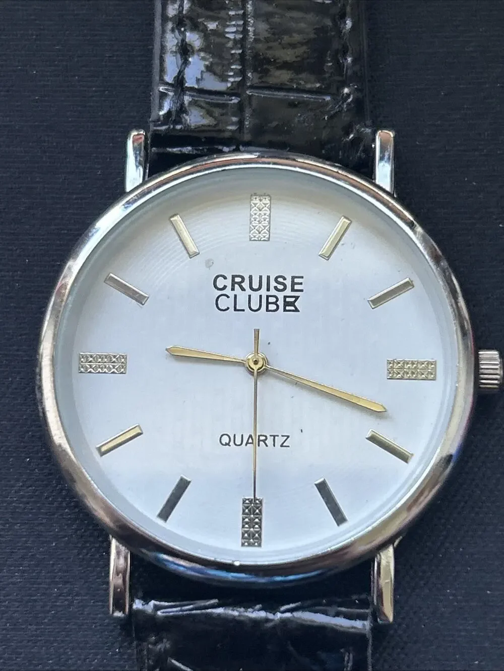 Cruise Club Silver Tone Case White Dial Quartz Watch